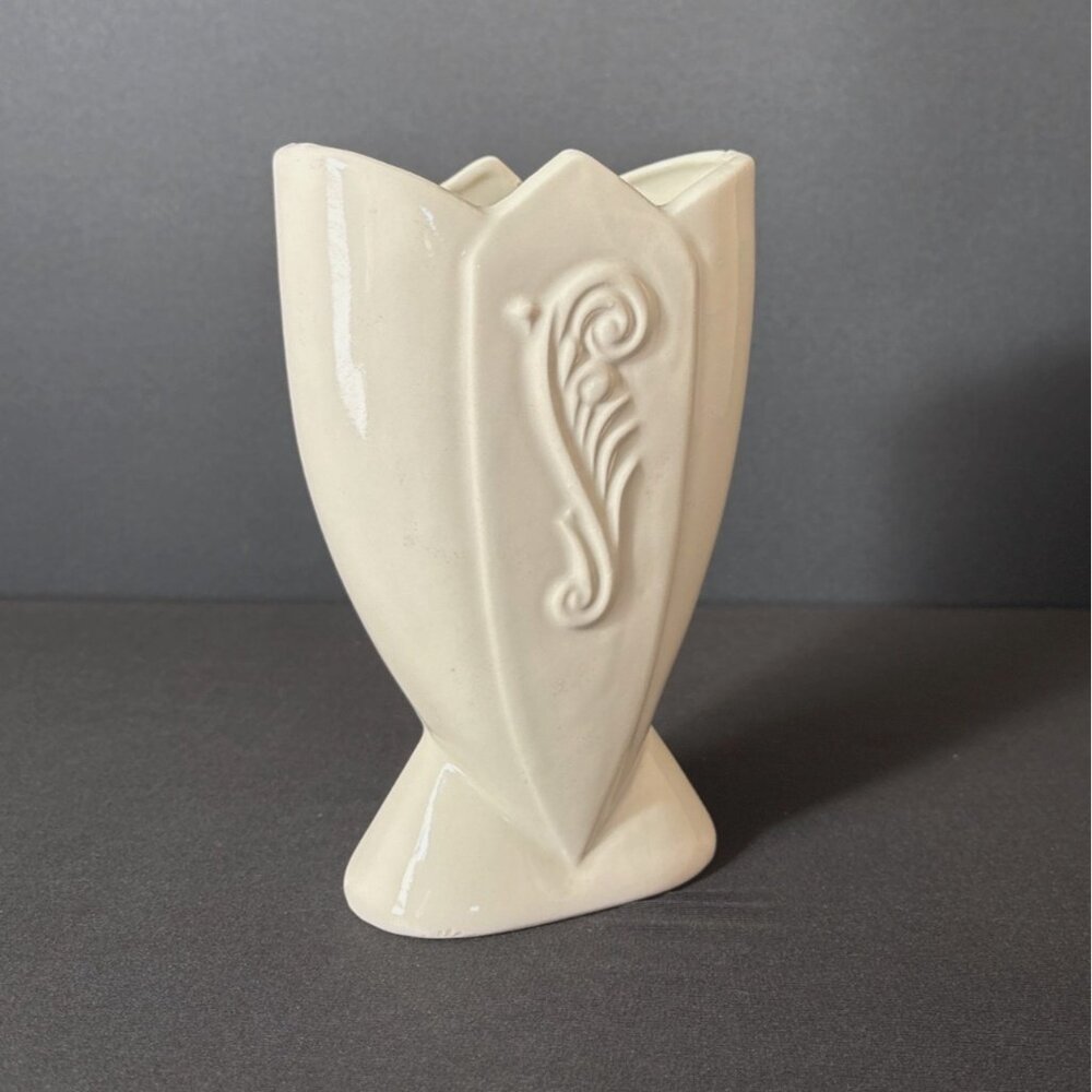 Vintage Fredericksburg Art Deco Pottery Glossy Vase Tulip FiddleHead Fern Motif - Picture 4 of 16
